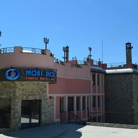 Mobi Dick Family Hotel 3*